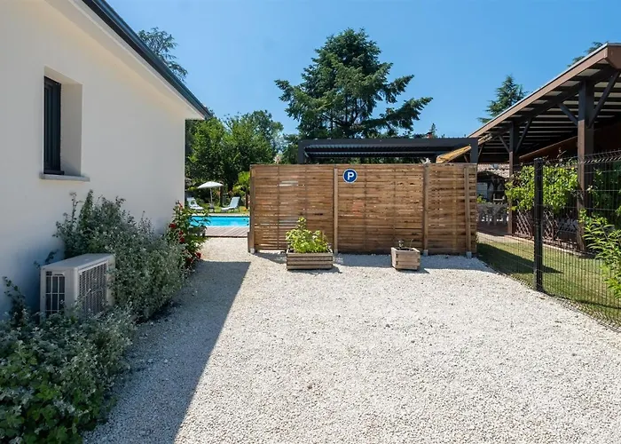 Gena 3* Saint-Médard-dʼEyrans